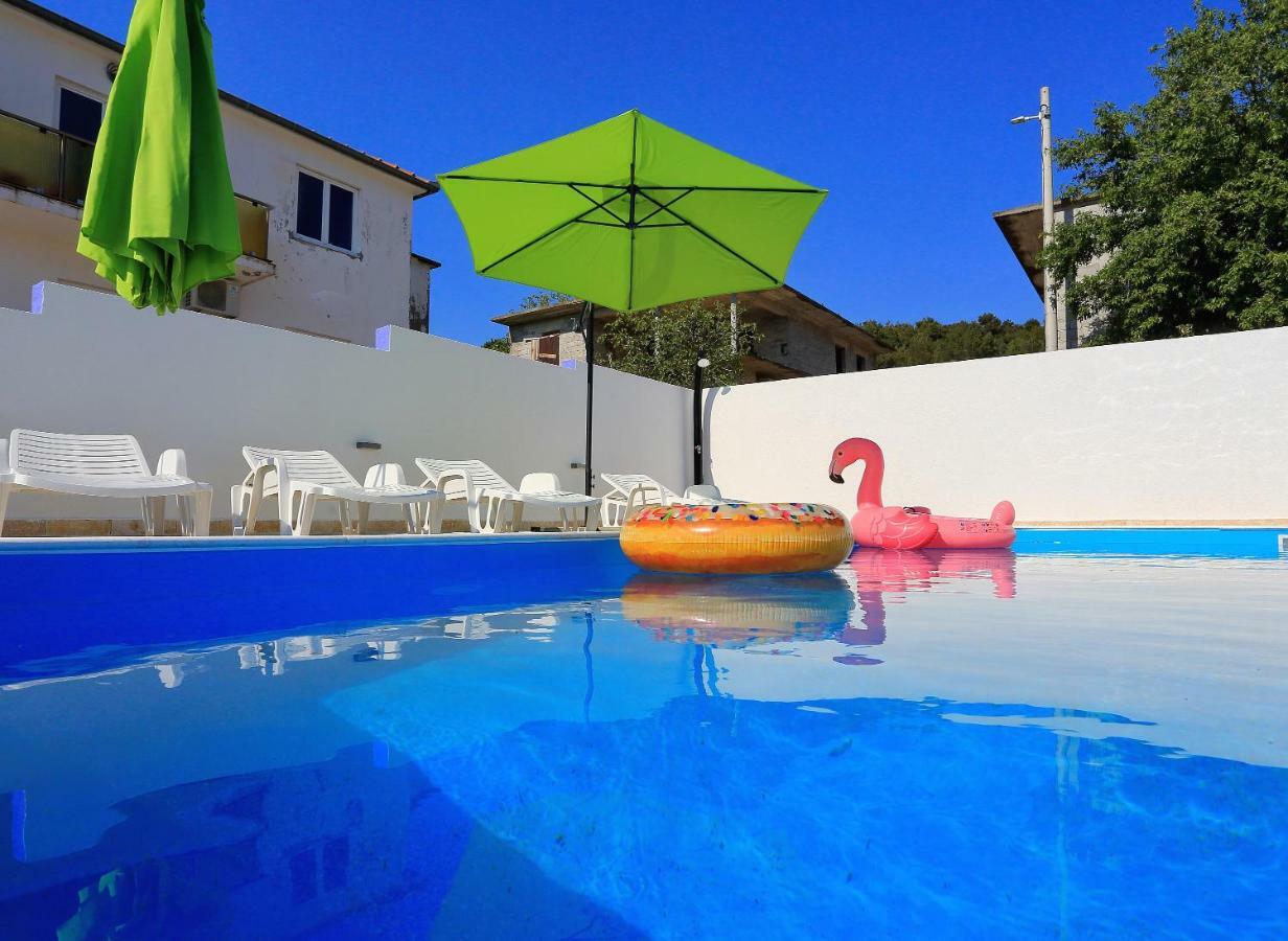 Apartment&pool Nika Bibinje Buitenkant foto