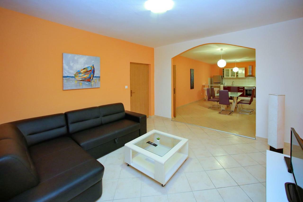 Apartment&pool Nika Bibinje Buitenkant foto